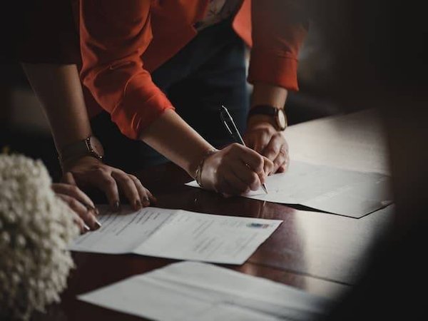 Quels sont les différents types de contrats en droit civil ?